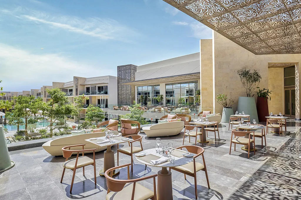 Открытая ресторанная терраса DoubleTree by Hilton Mangroovy El Gouna