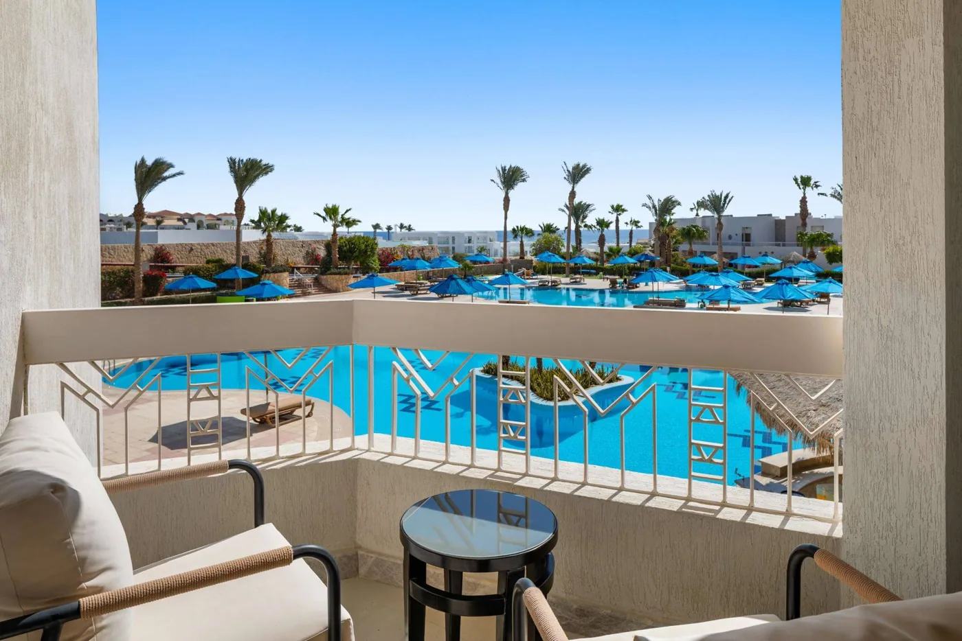 Бассейн Doubletree by Hilton Sharm El Sheikh Sharks Bay