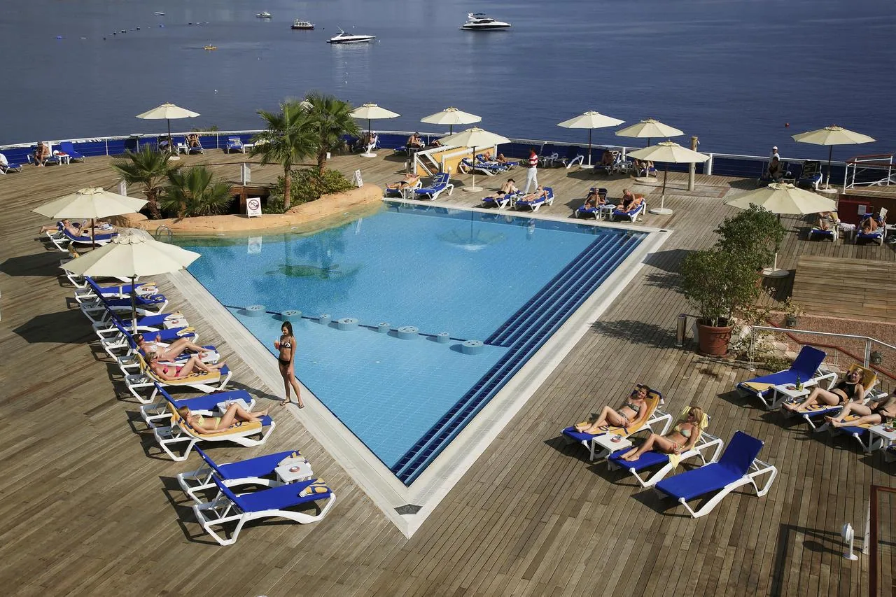 Бассейн Lido Sharm Hotel
