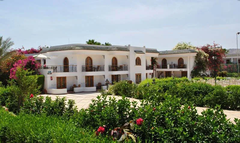 Сад и корпуса Seti Sharm