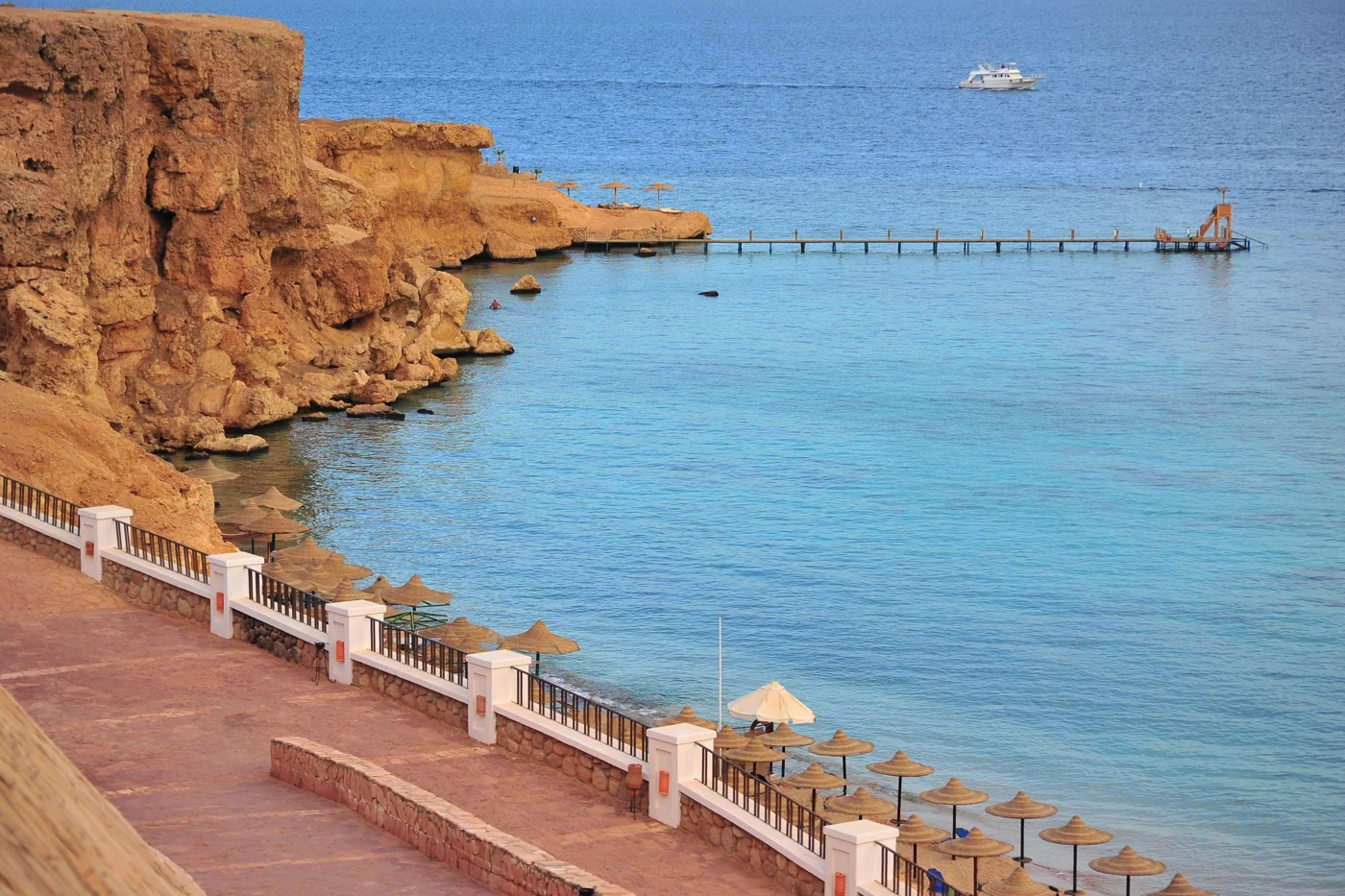 Пляжная зона у JAZ Fanara Resort
