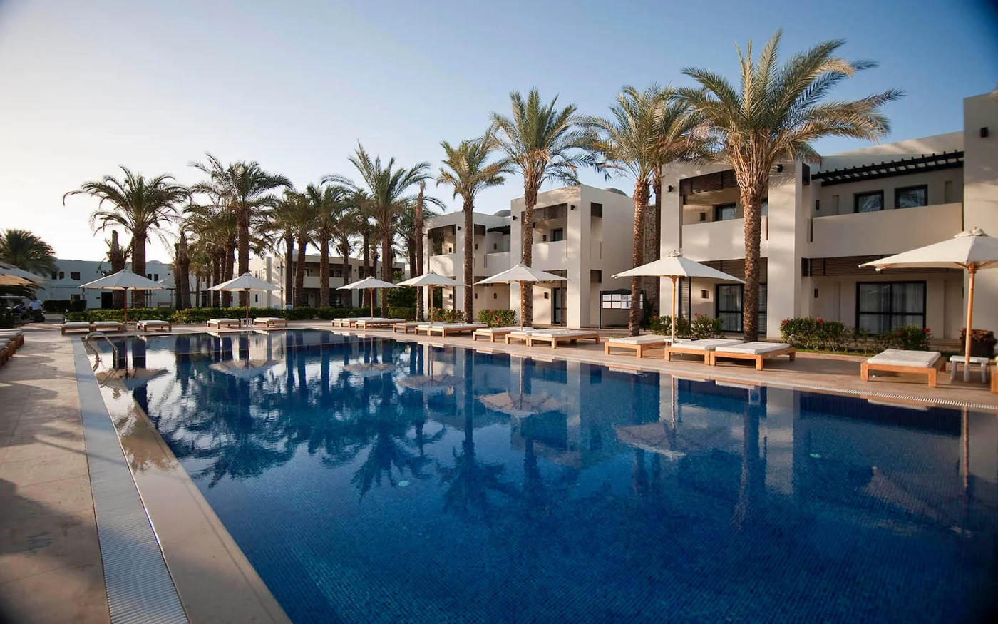 Бассейн и корпуса Sentido Reef Oasis Senses Resort