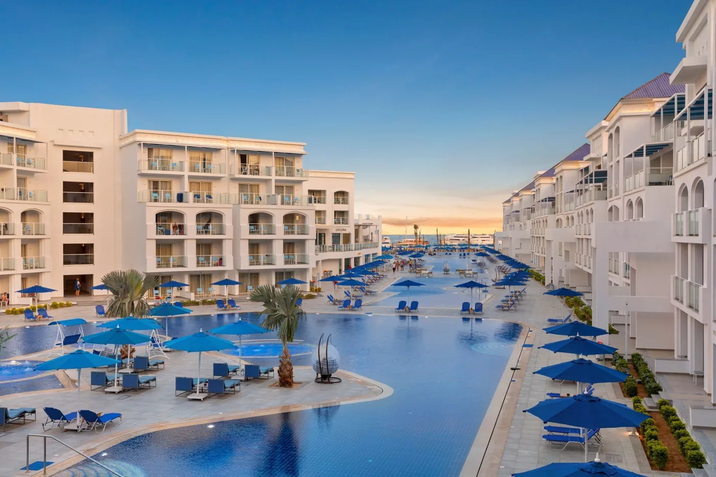Бассейн и корпуса Pickalbatros Blu Spa