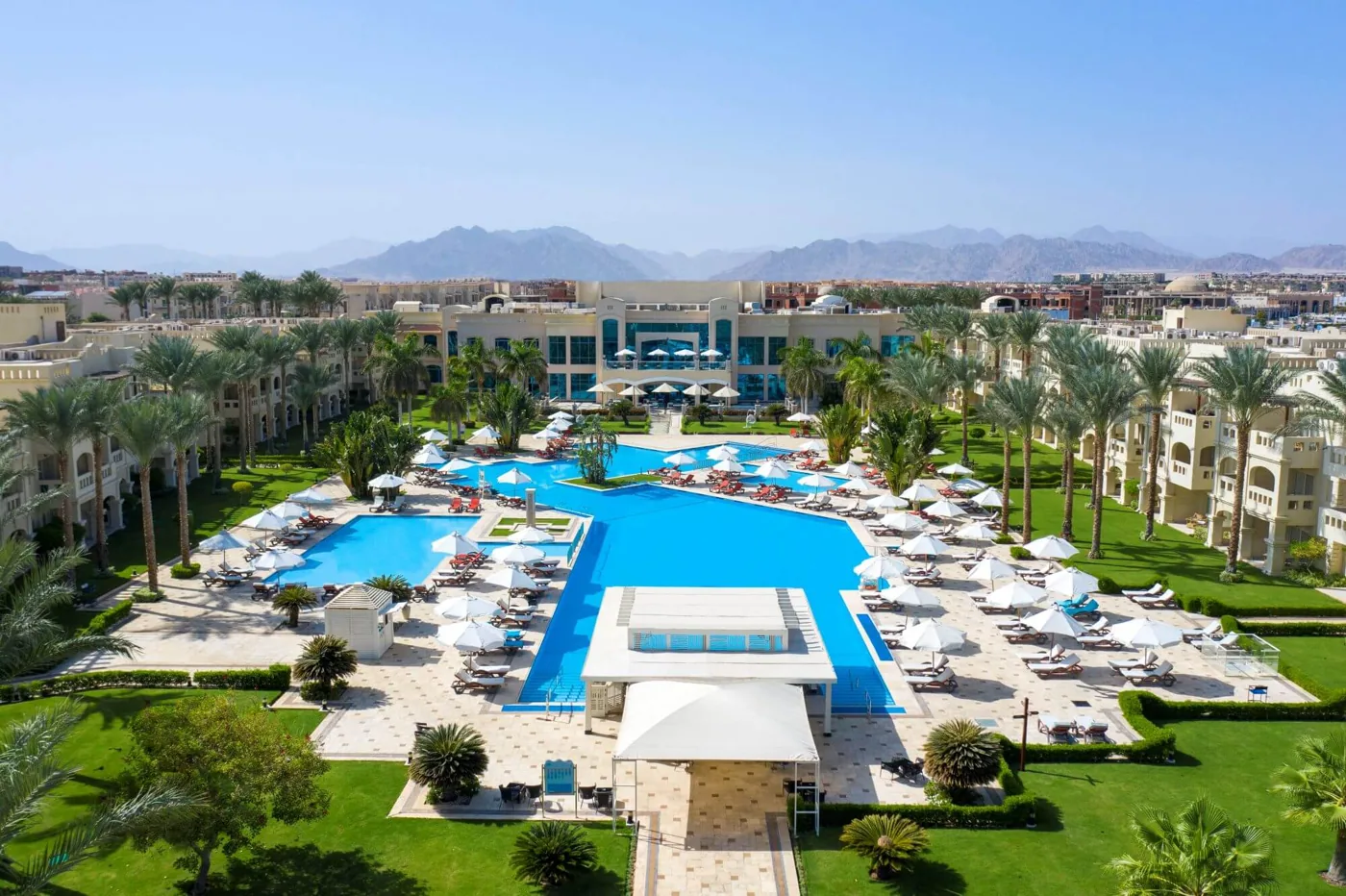 Корпуса и бассейны Rixos Sharm El Sheikh