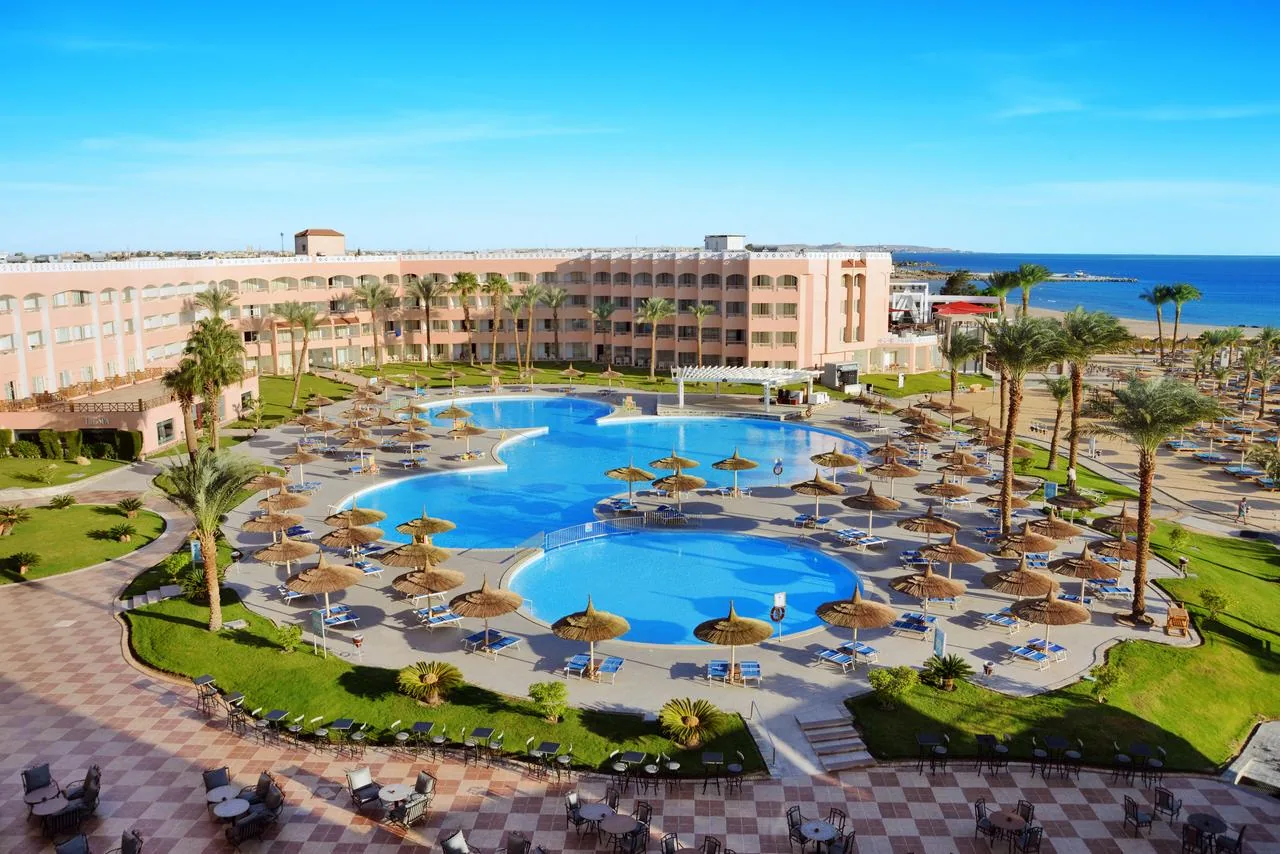 Beach Albatros Resort 4★: территория и бассейн