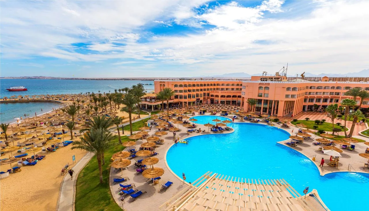 Beach Albatros Resort 4★: бассейн