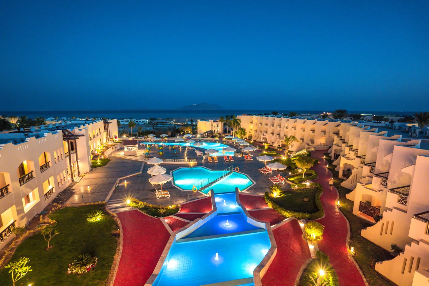 Ivy Cyrene Sharm 4★: вечерний вид