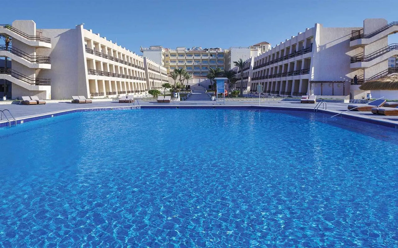 Meraki Resort 4★: бассейн и корпуса
