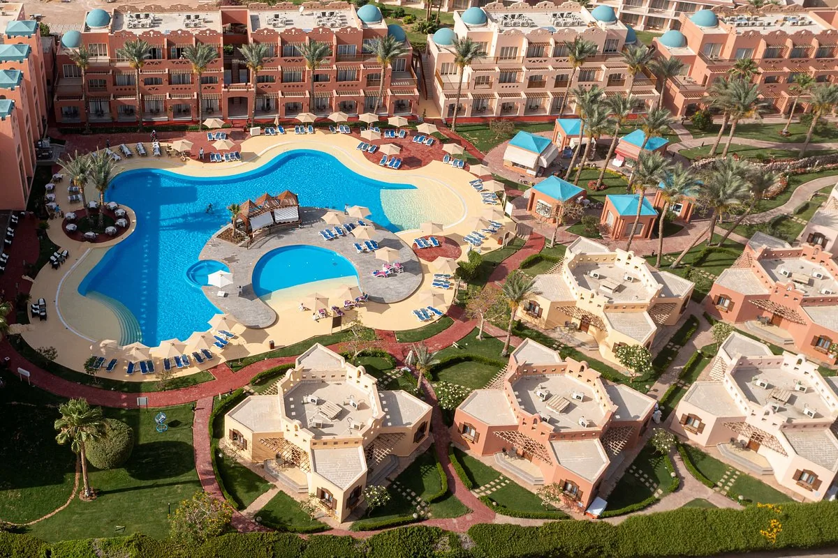 Nubian Island Hotel 5★: территория и бассейн