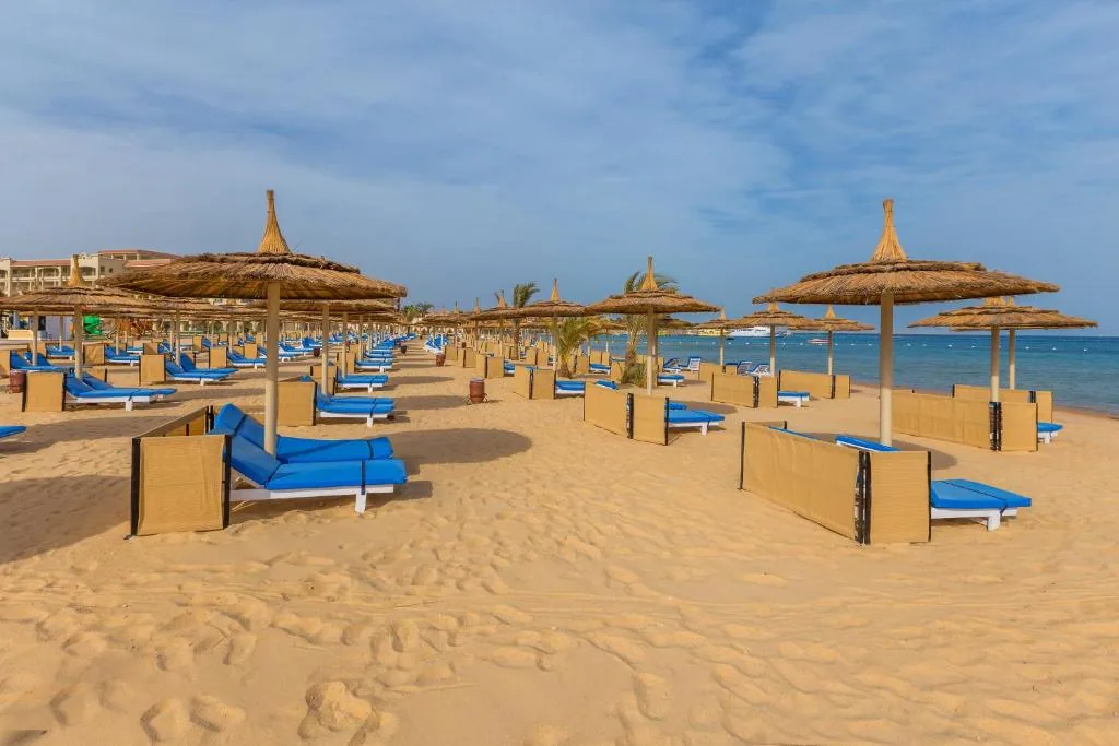 Pickalbatros White Beach Resort 5★: пляж