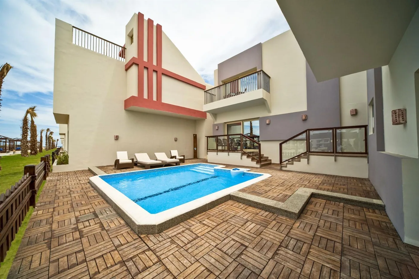 Sunrise Grand Select Crystal Bay Resort 5★: зона вилл